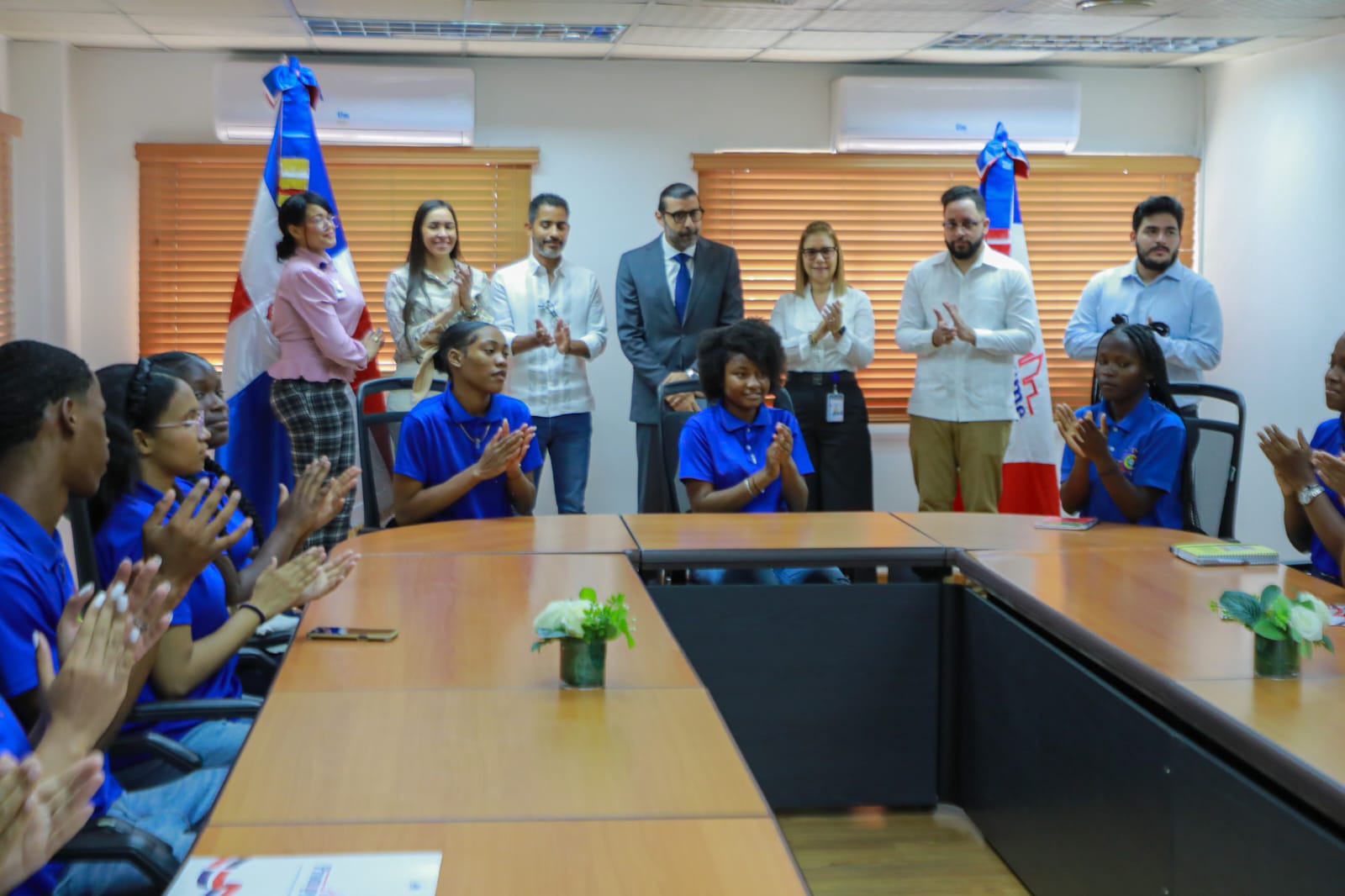 Estudiantes visitan Promipyme por el Día Mundial del Emprendedor